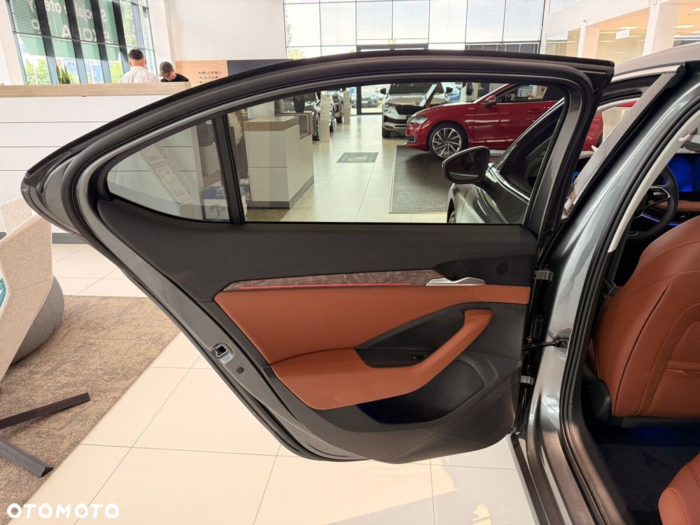 Skoda Superb 2.0 TDI SCR 4x4 L&K DSG - 12