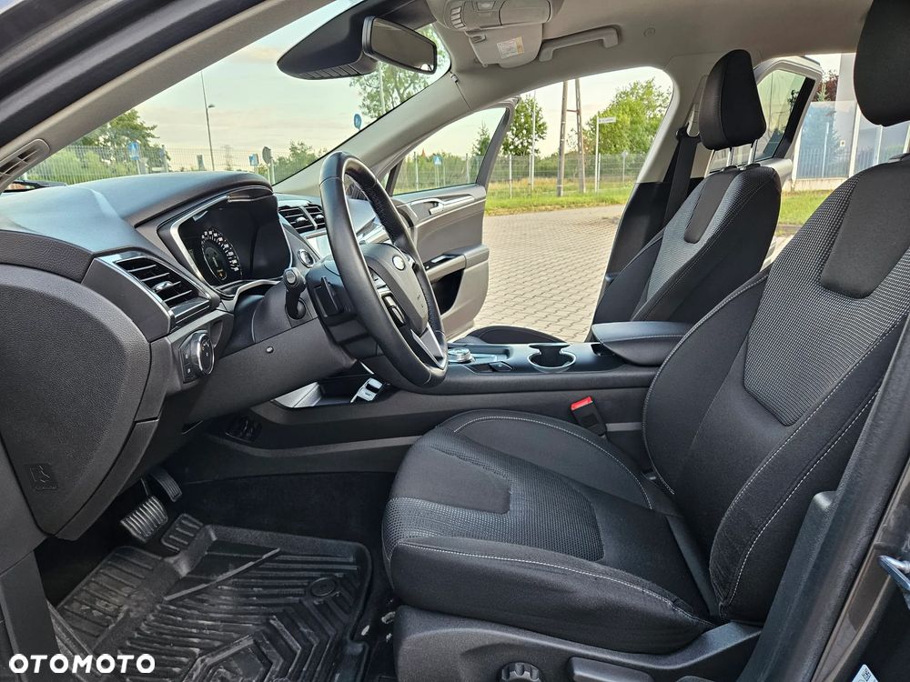 Ford Mondeo 2.0 EcoBlue Titanium - 24