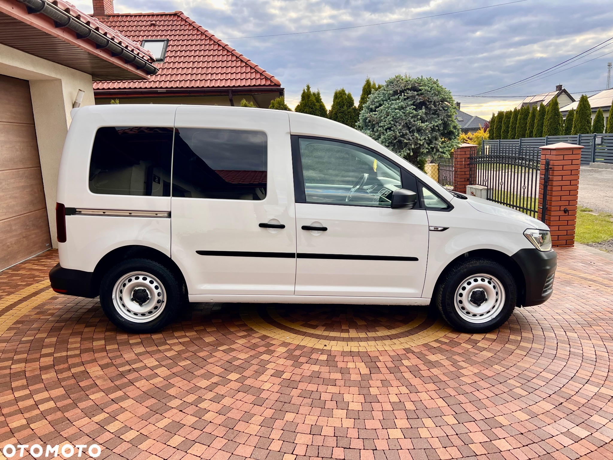 Volkswagen Caddy 2.0 TDI Comfortline - 13