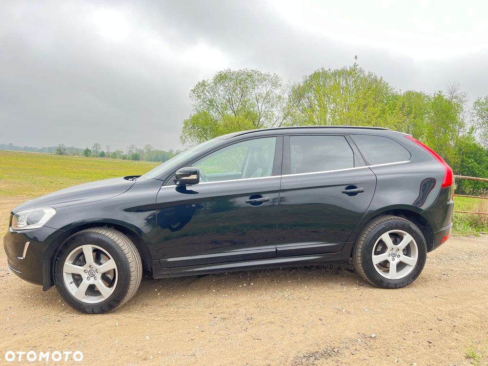Volvo XC 60 D5 AWD Momentum - 3