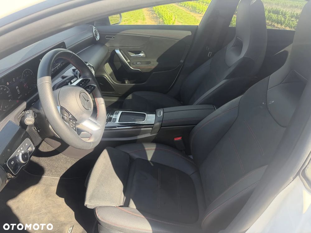 Mercedes-Benz CLA 250 4-Matic AMG Line 7G-DCT - 10