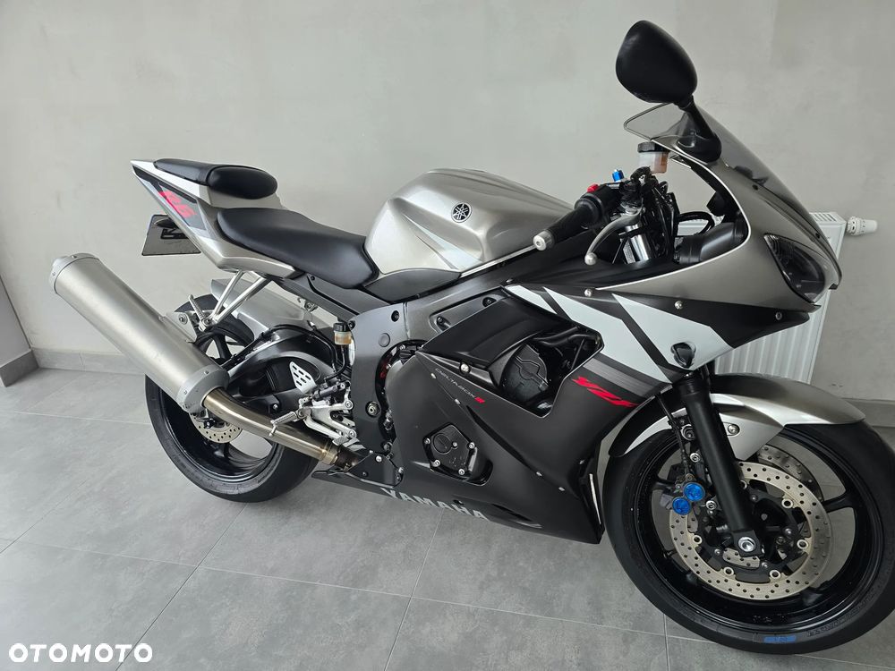 Yamaha R6 - 32