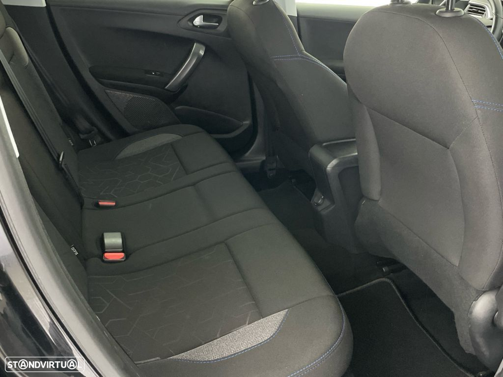 Peugeot 2008 1.2 PureTech Style - 25