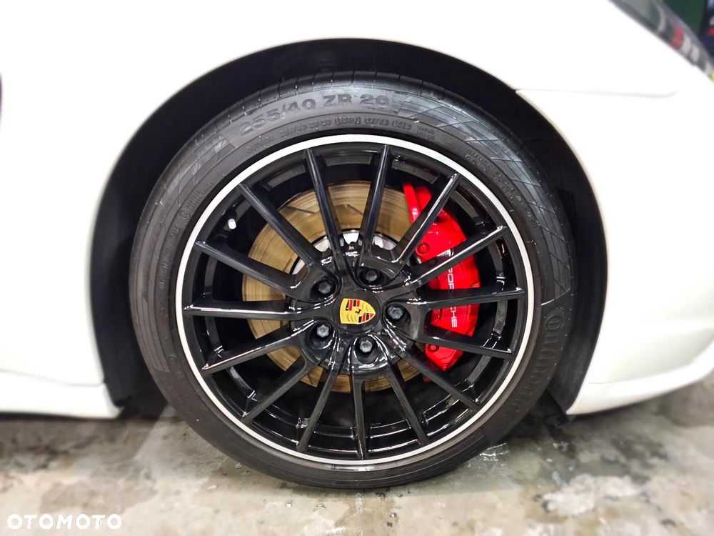 Porsche Panamera GTS - 9