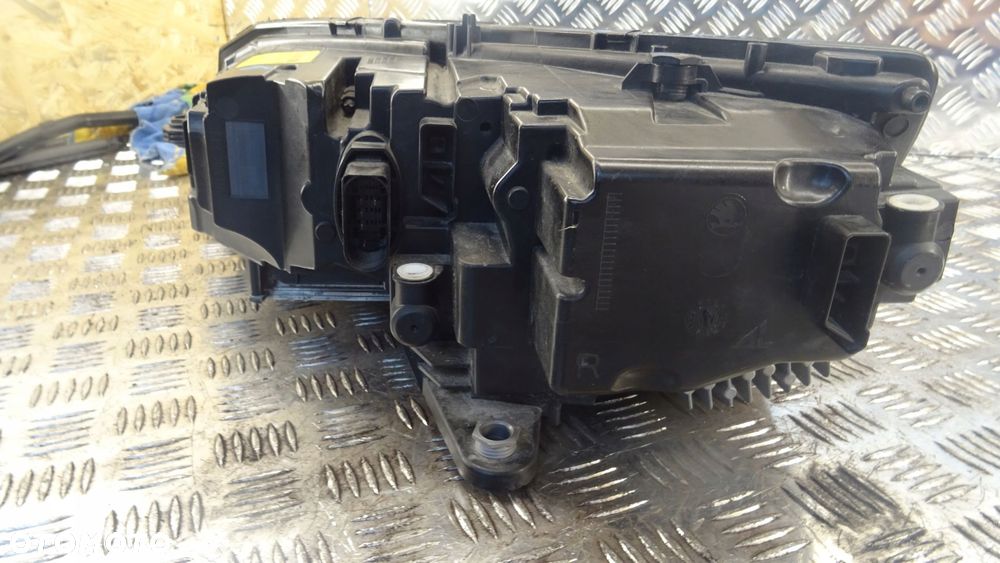 lampa prawa przednia octavia iii 5e1941016d nr6 - 2