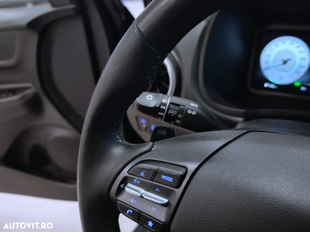 Hyundai KONA EV Select - 24