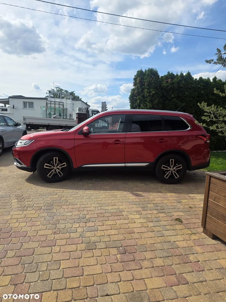Mitsubishi Outlander 2.2 DI-D 4WD Automatik Instyle - 9