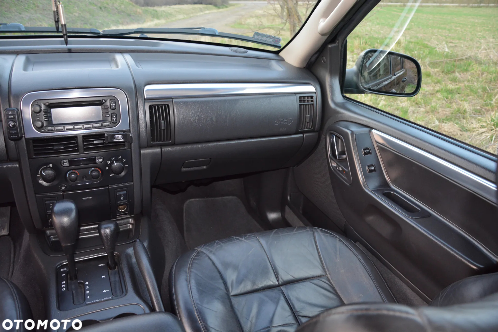 Jeep Grand Cherokee - 16