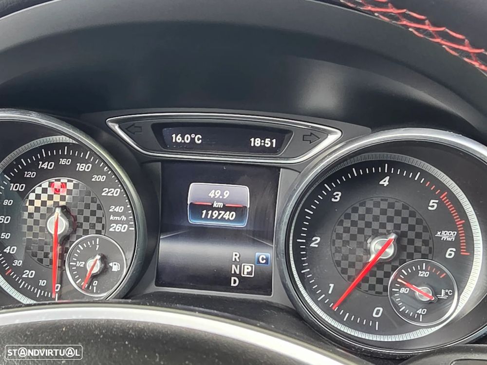 Mercedes-Benz A 200 d 7G-DCT AMG Line - 32