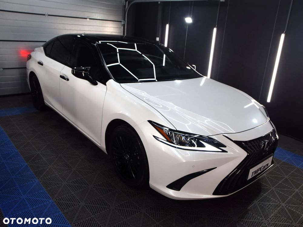 Lexus ES 300h Business Line - 36