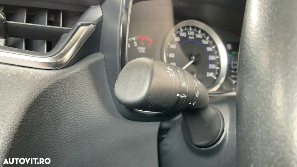 Toyota Corolla 1.8 HSD Dynamic - 32