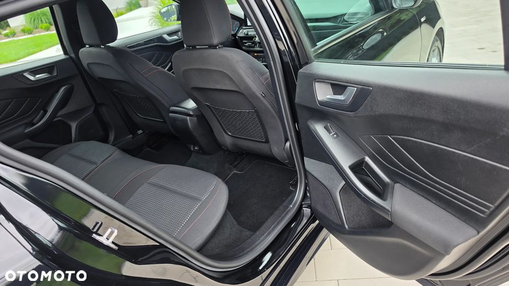 Ford Focus SW 1.0 EcoBoost ST-Line ASS PowerShift - 31
