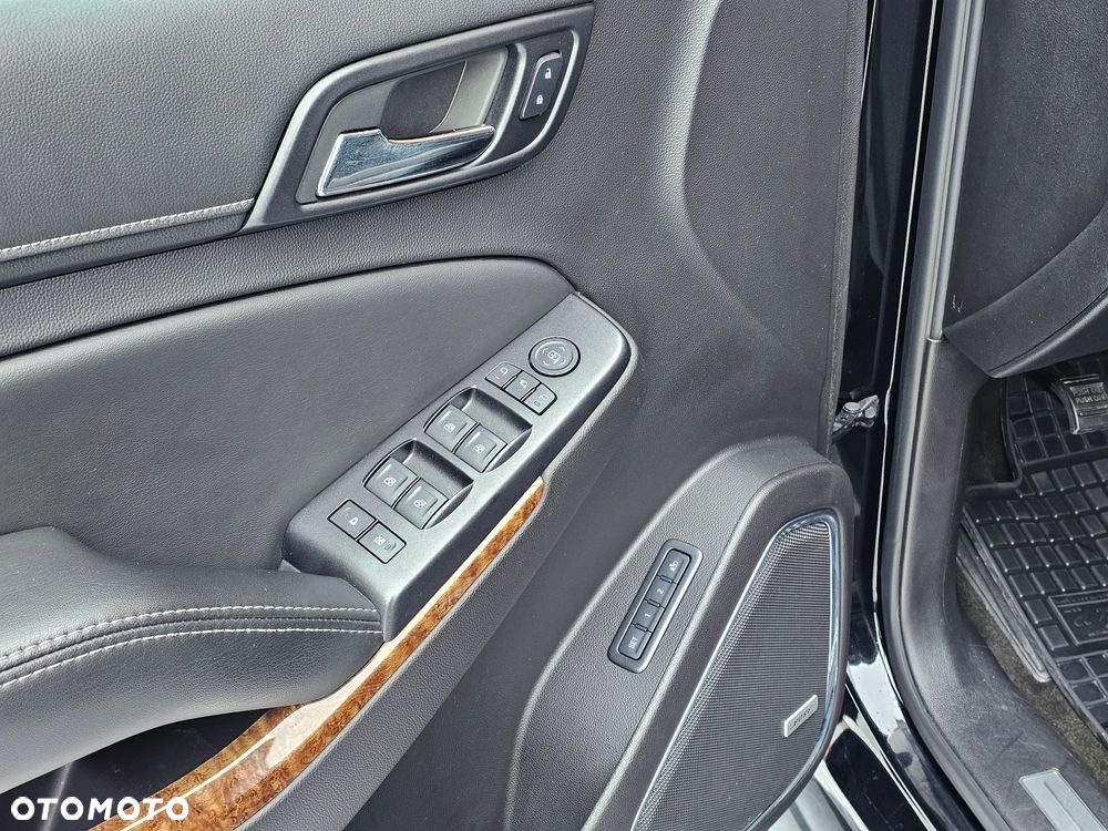 Chevrolet Suburban - 29