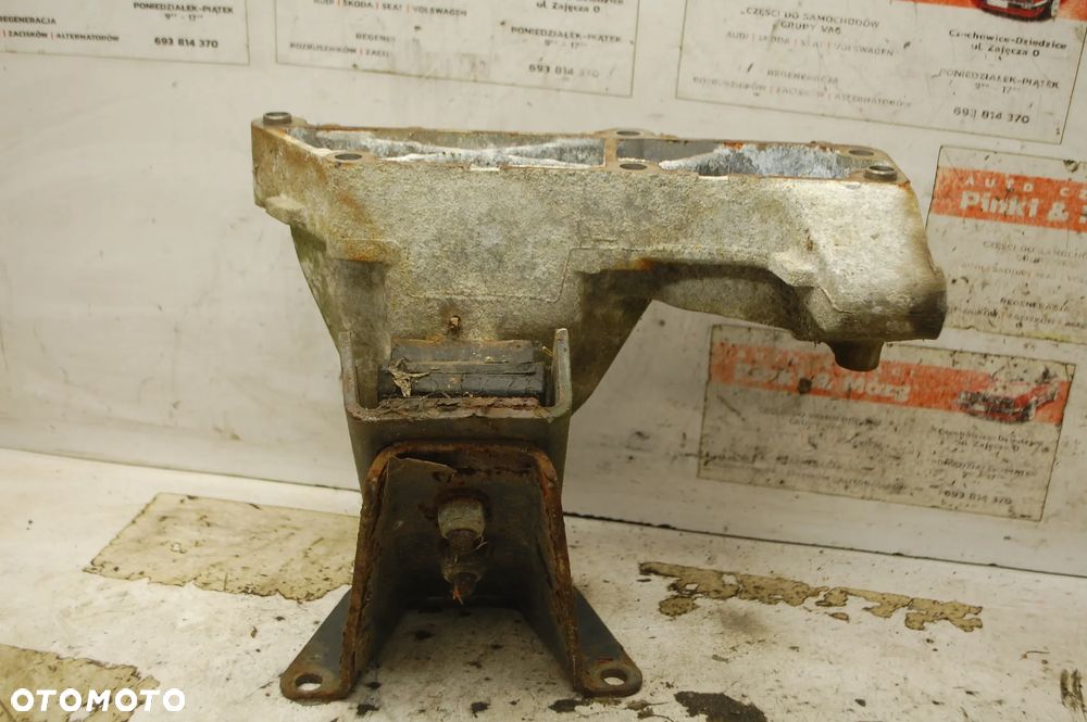 ŁAPA PODUSZKA SILNIKA PRAWA 500376600 IVECO DAILY III 2.3 JTD - 3