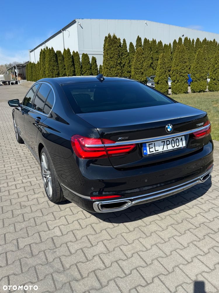 BMW Seria 7 750i xDrive - 9