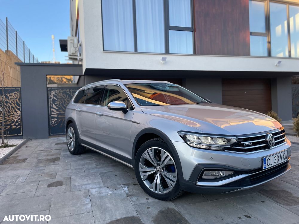 Volkswagen Passat - 1
