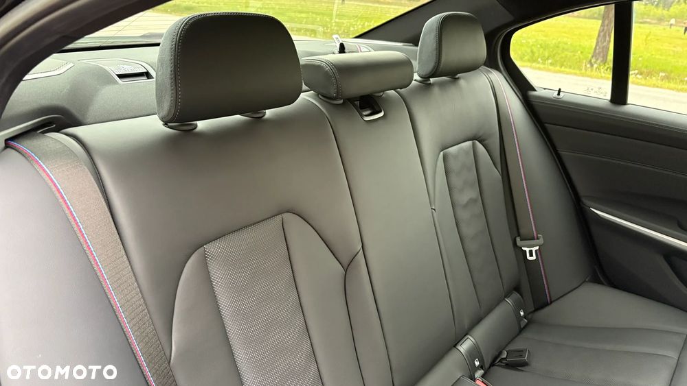 BMW M3 M Competition xDrive sport - 30
