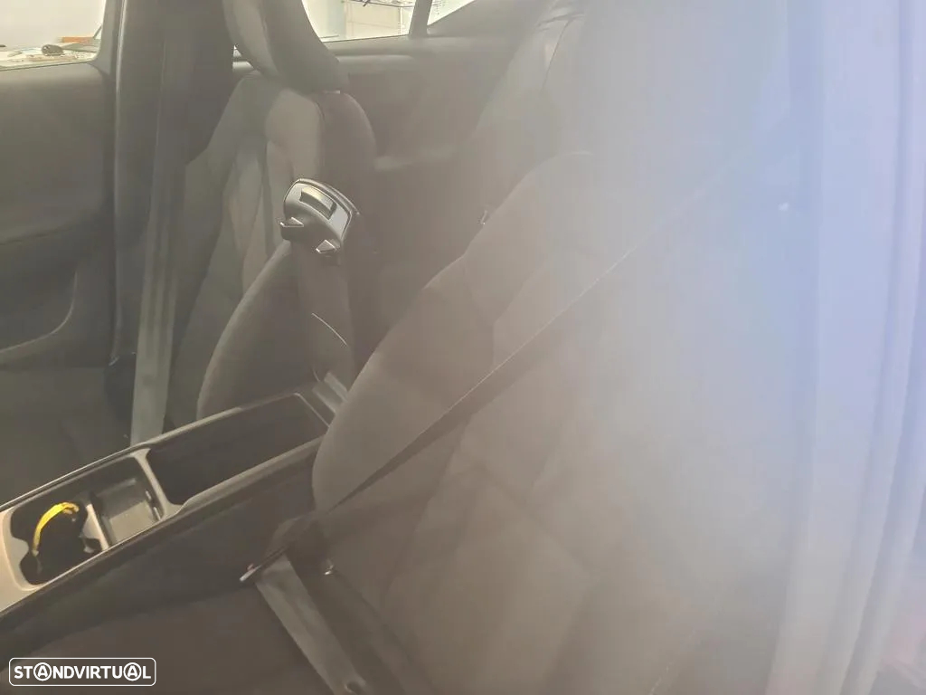 Volvo XC 40 1.5 T2 Momentum Core - 7