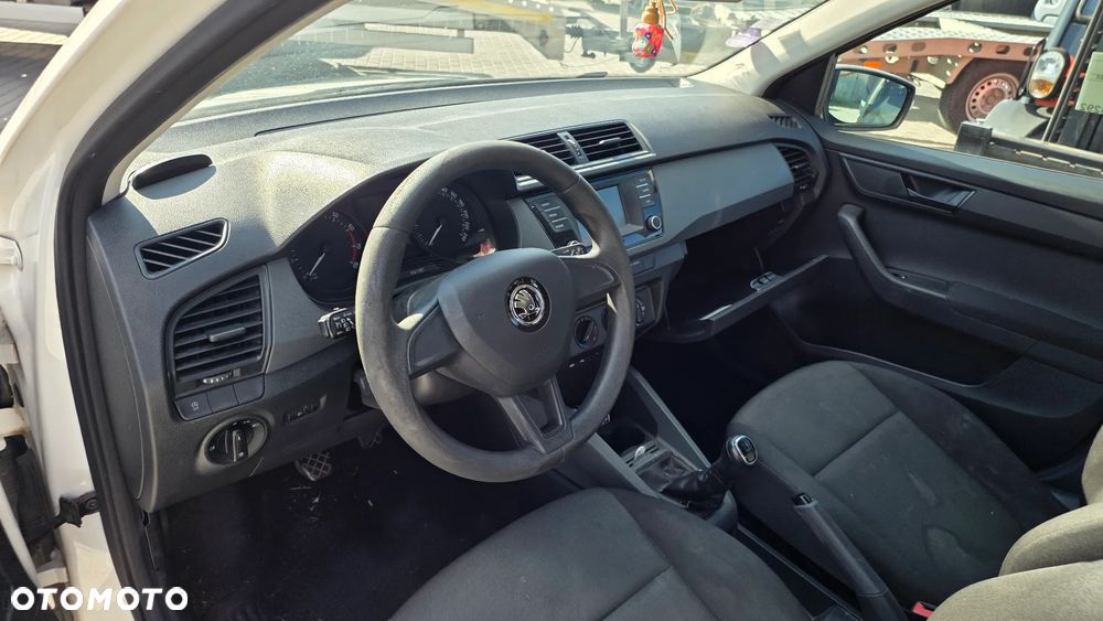 Skoda Fabia 2016 photo 2