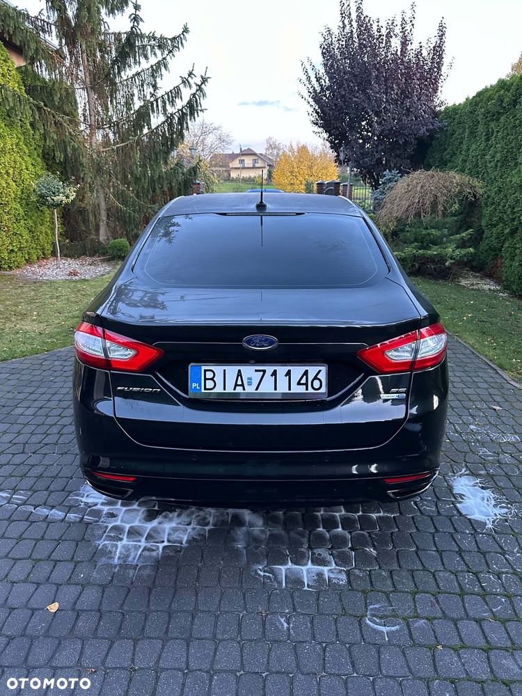 Ford Fusion 2.0 EcoBoost Titanium - 16