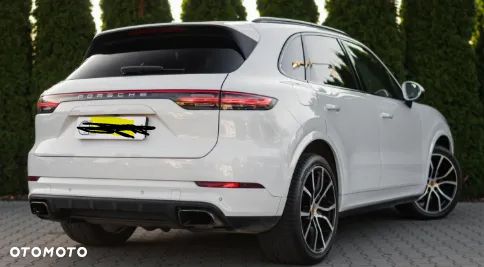 Porsche Cayenne - 1