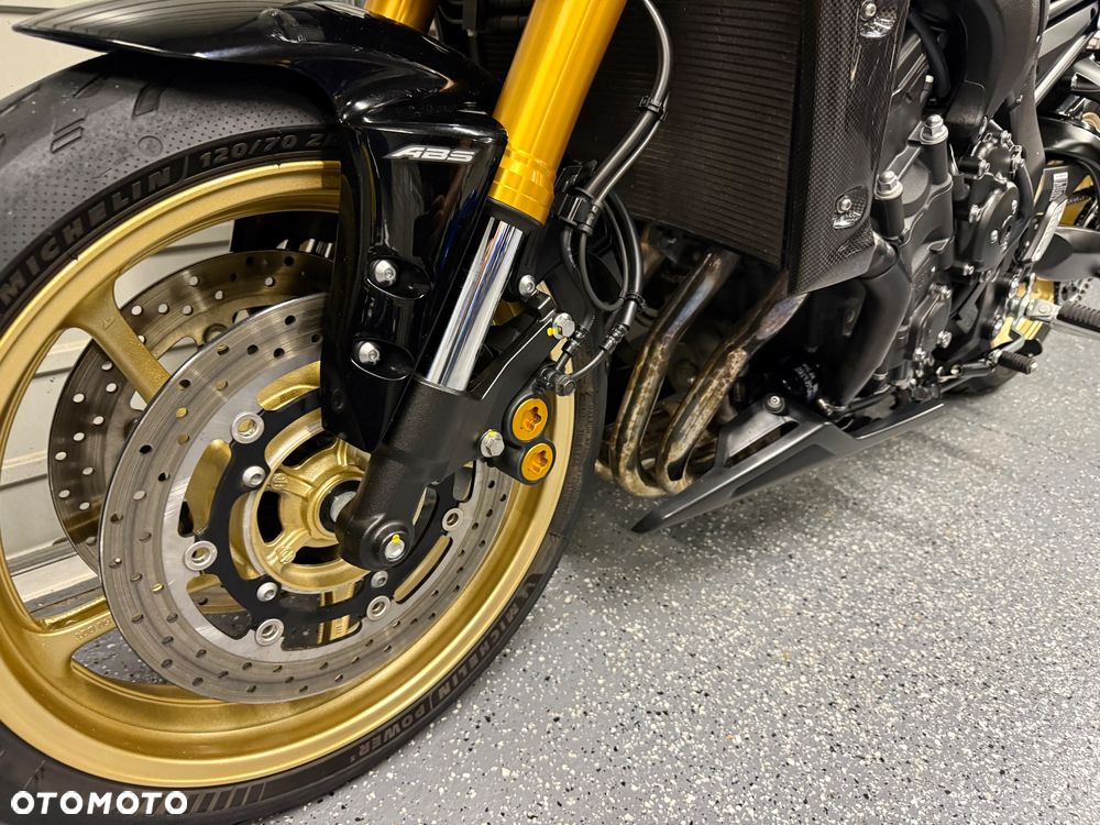 Yamaha FZ8 - 17
