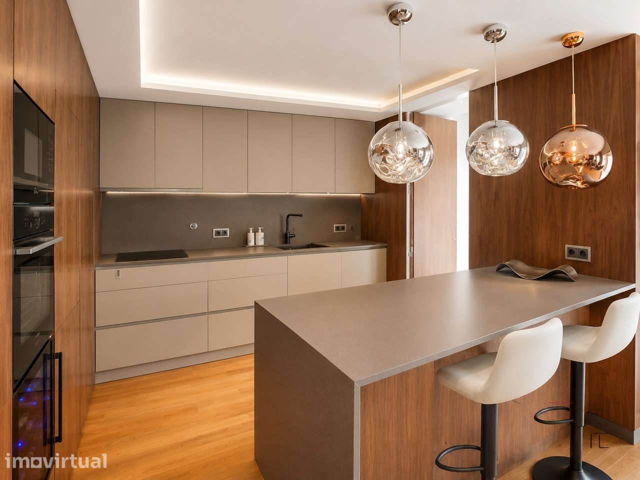 Apartamento em Condomínio Privado, Praia da Granja - Grande imagem: 3/26