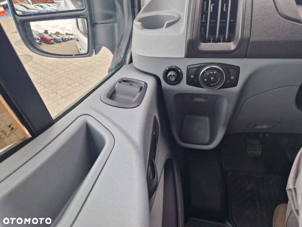 Ford transit Trend - 24