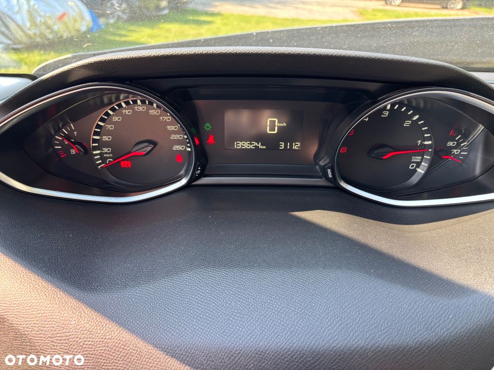 Peugeot 308 1.5 BlueHDi Allure S&S - 31