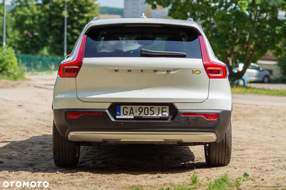 Volvo XC 40 T3 Momentum Pro - 4