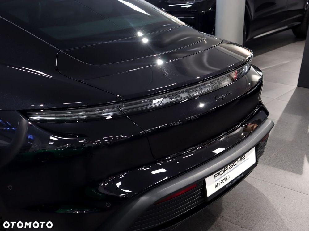 Porsche Taycan - 35