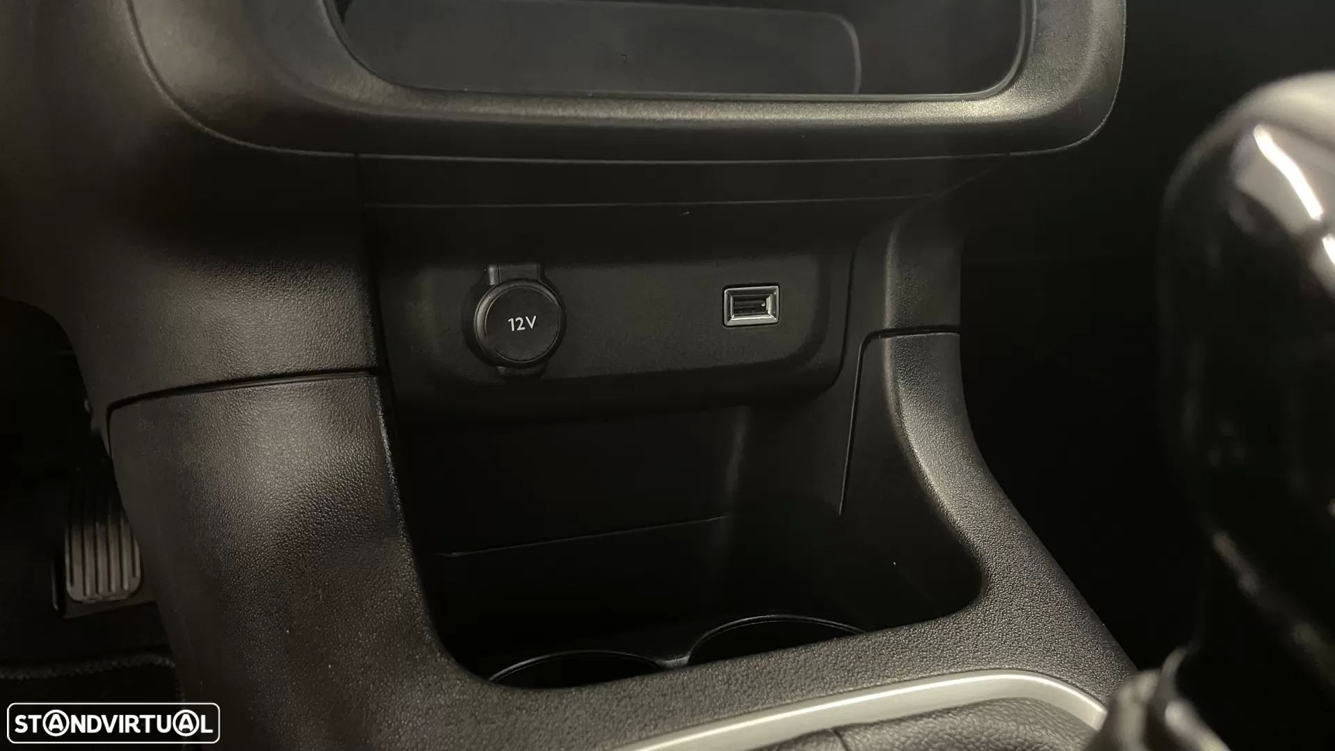 Citroën C3 1.2 PureTech Shine - 26