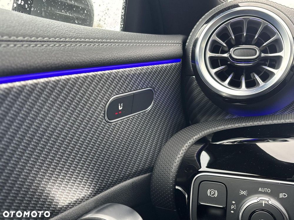 Mercedes-Benz CLA 180 Progressive 7G-DCT - 21