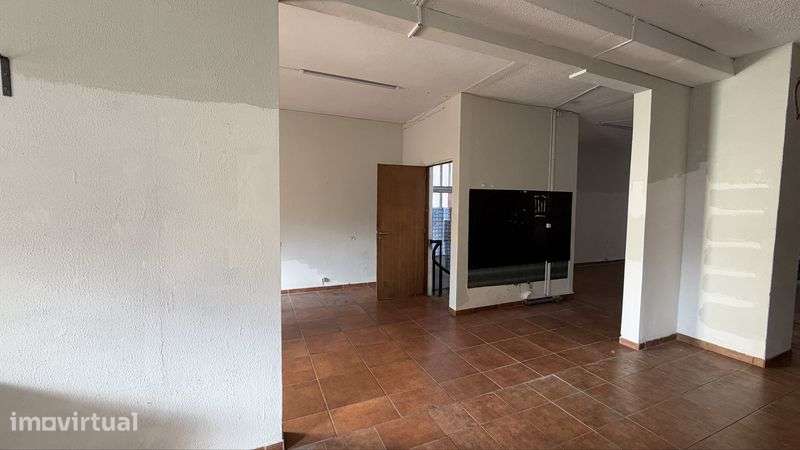 Loja no centro de Viseu 200m2 e garagem - Grande imagem: 5/8