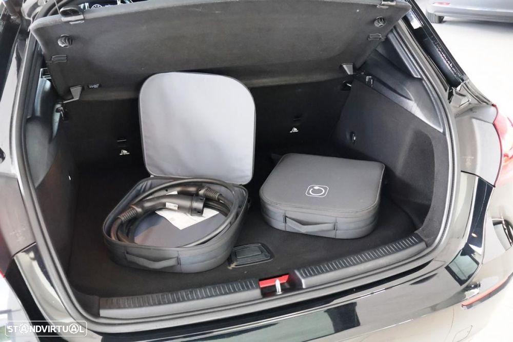 Mercedes-Benz A 250 e - 12