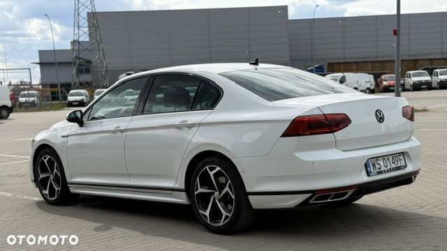 Volkswagen Passat 2.0 TDI Elegance DSG - 4