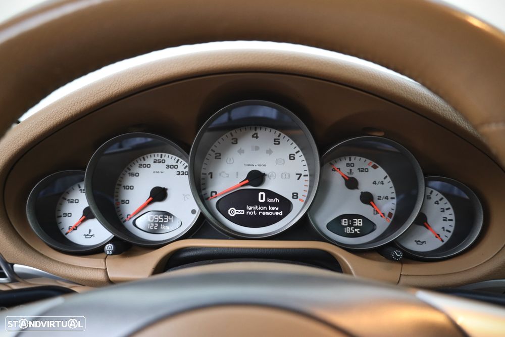 Porsche 911 (997) Carrera S - 31