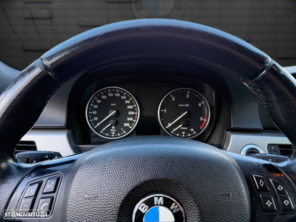 BMW 318 d Navigation - 8