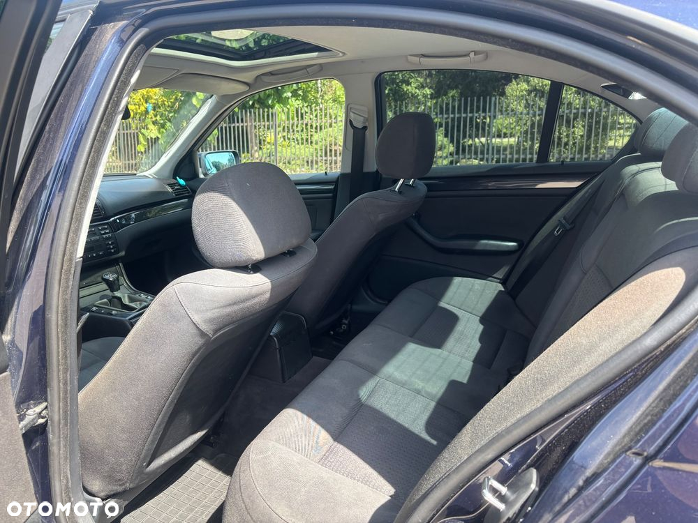 BMW Seria 3 318i - 10