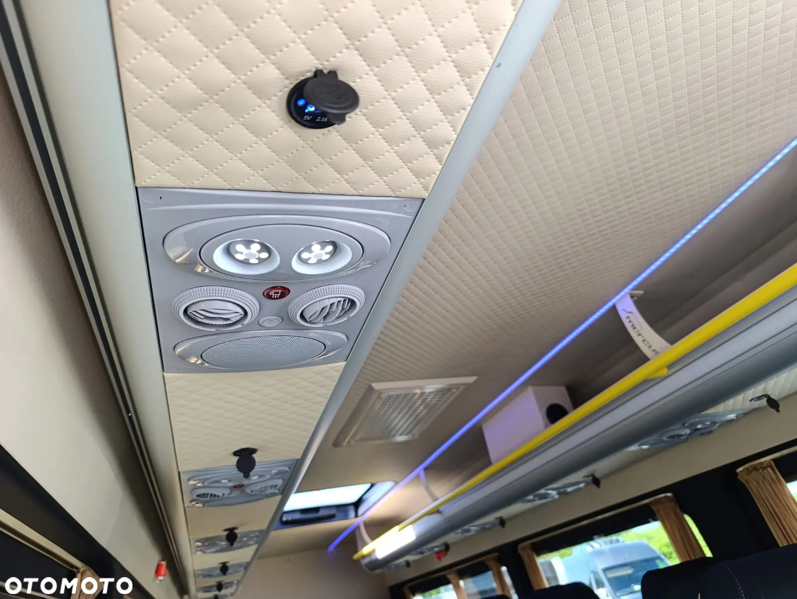 Mercedes-Benz Sprinter 519 - 21