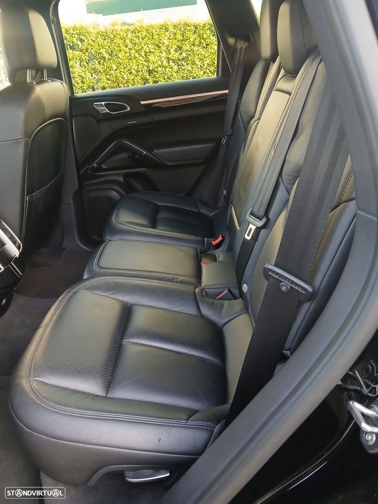 Porsche Cayenne S - 8