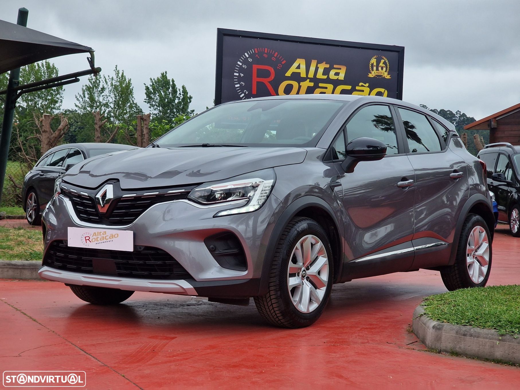 Renault Captur 1.0 TCe Exclusive - 1