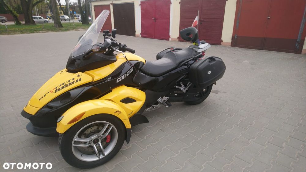 Can-Am Spyder - 18