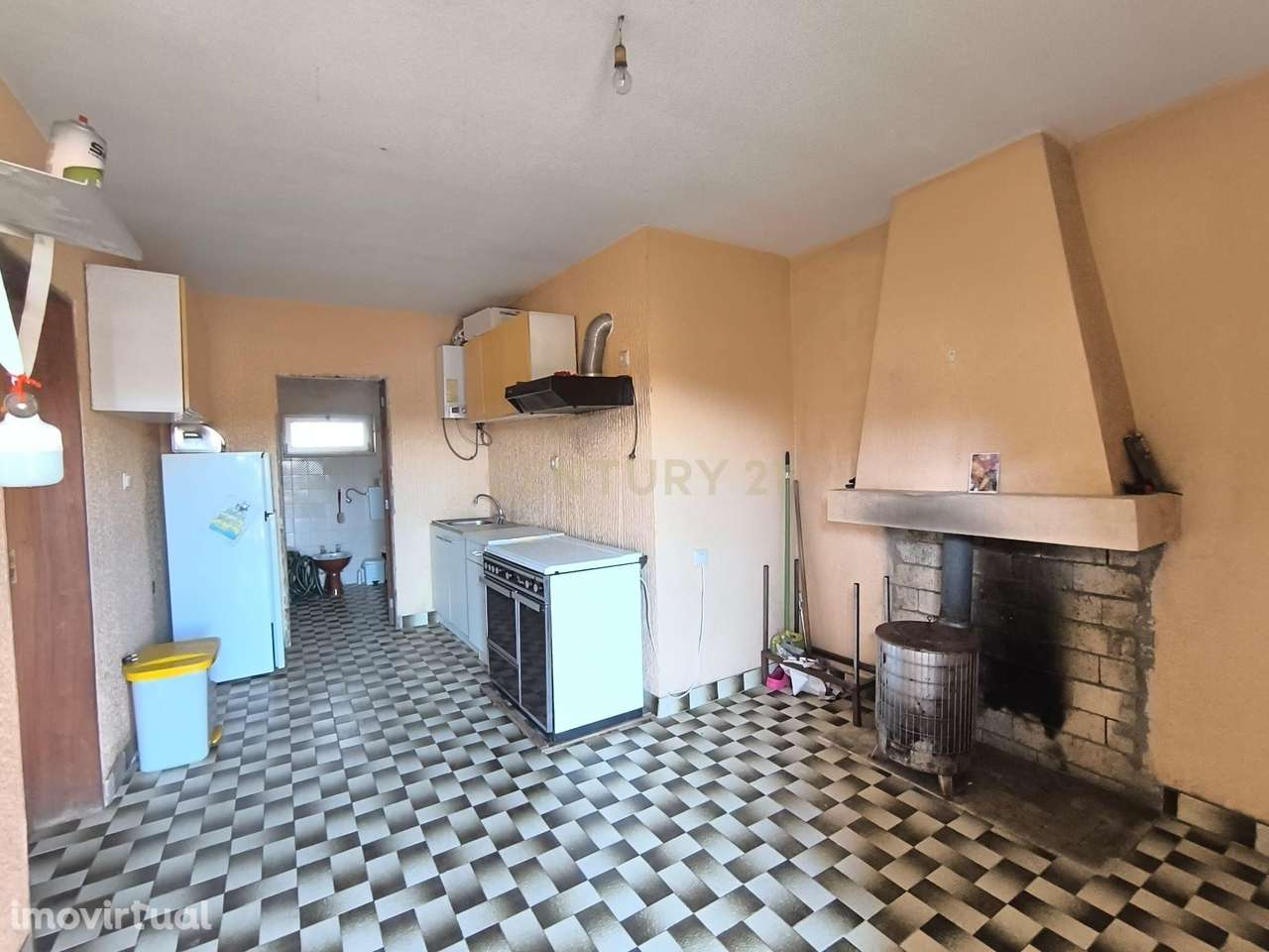 Casa para Recuperar em Bragança com Vista para a Montanha - Grande imagem: 3/14