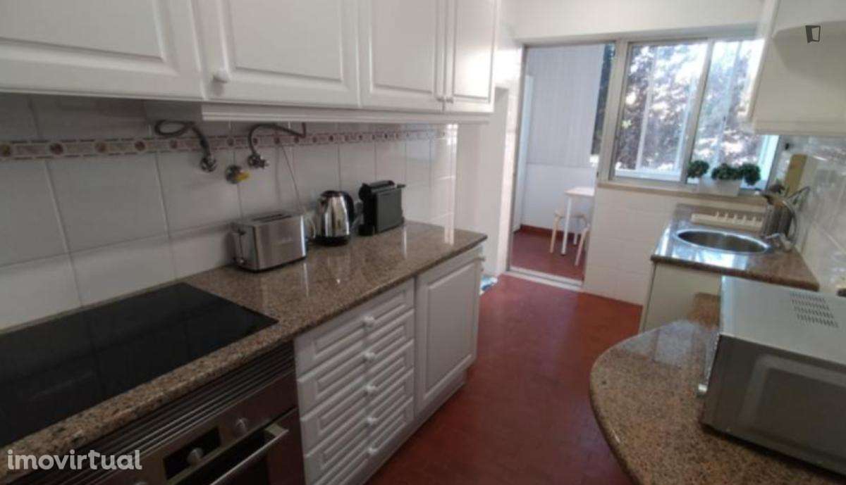 Quarto - localizado em Carcavelos Lisbon - Grande imagem: 2/17