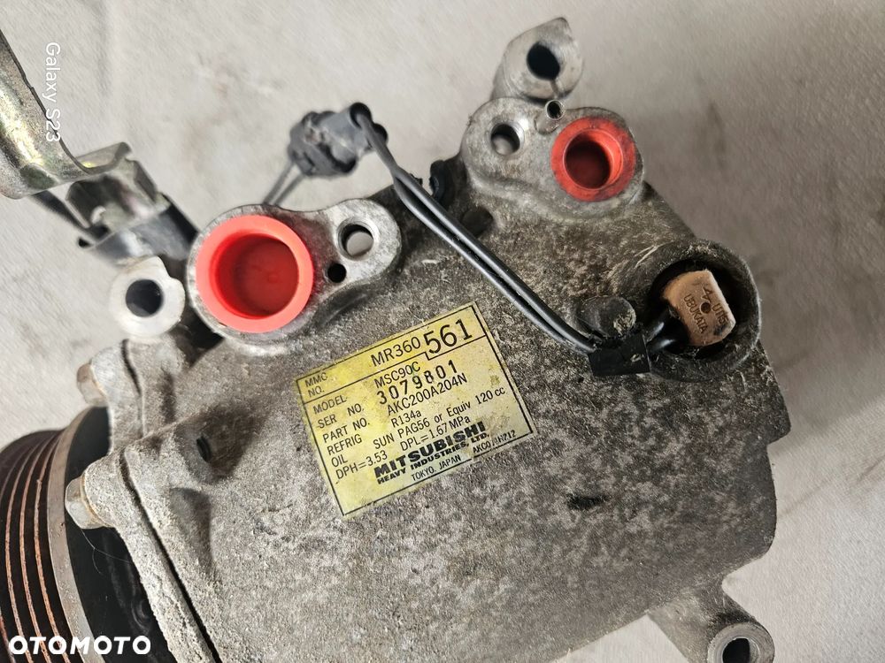 Sprężarka kompresor klimatyzacji Mitsubishi Colt V Lancer VI Galant 1,3 1,6 GLX 2,0 2,4 MR360561 - 2