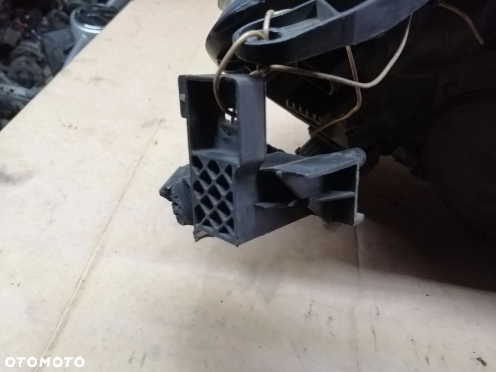 Opel Zafira B komplet lamp przednich Xenon 13252471RH 13252470LH EU - 5