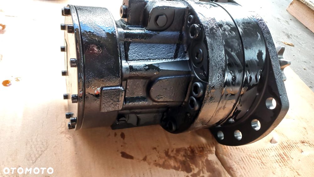 napęd gąsienicy silnik hydrauliczny rexroth 87035452 mini ładowarka case 435 445 445ct - 5