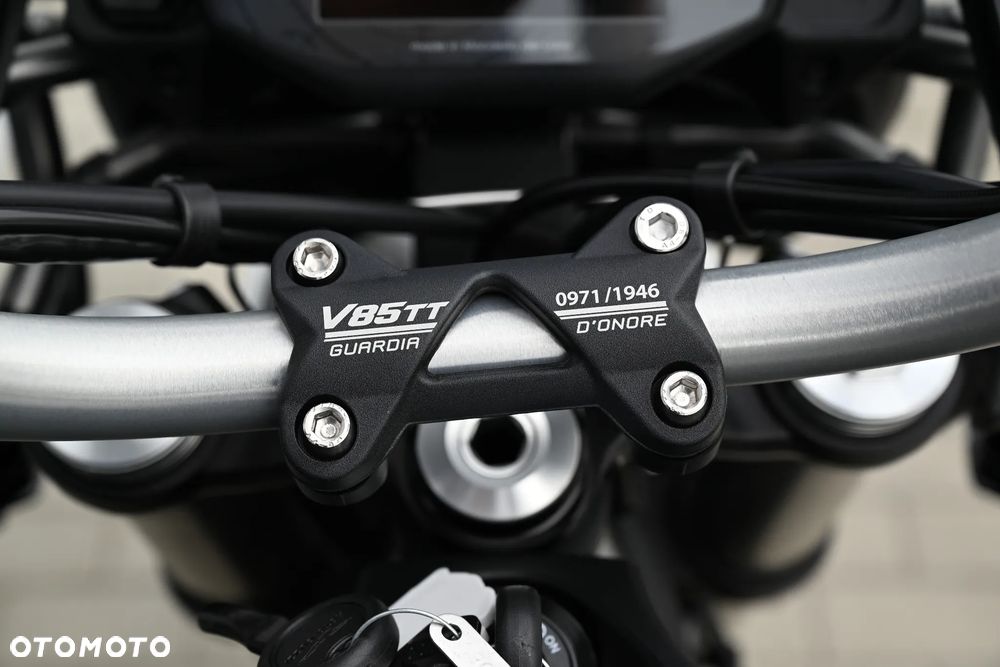 Moto Guzzi V85 - 34