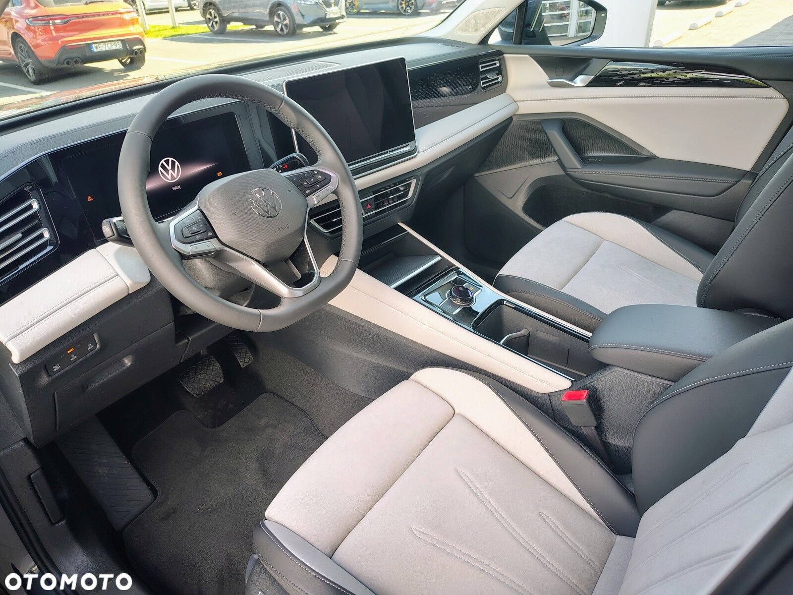 Volkswagen Tiguan - 11